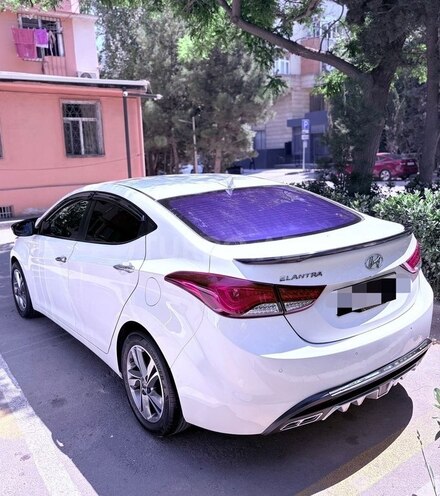 Hyundai Elantra-6