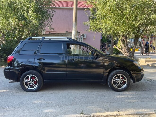 Mitsubishi Outlander-2