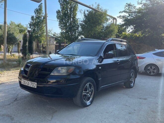 Mitsubishi Outlander-1
