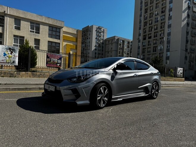 Hyundai Elantra-3