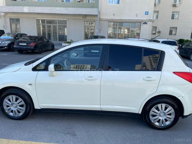 Nissan Tiida-5