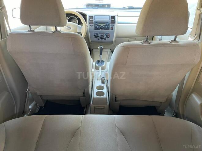 Nissan Tiida-6