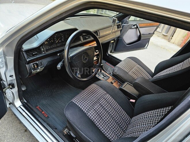 Mercedes E 220-8