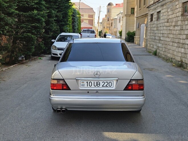 Mercedes E 220-6