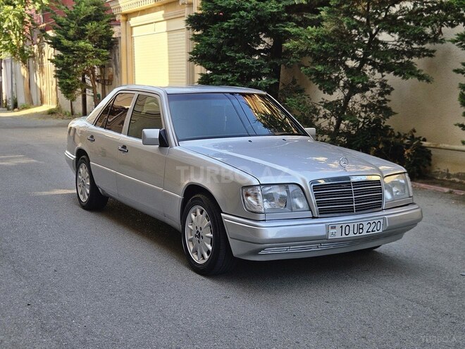 Mercedes E 220-2