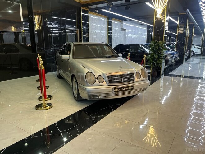 Mercedes E 220 d-1