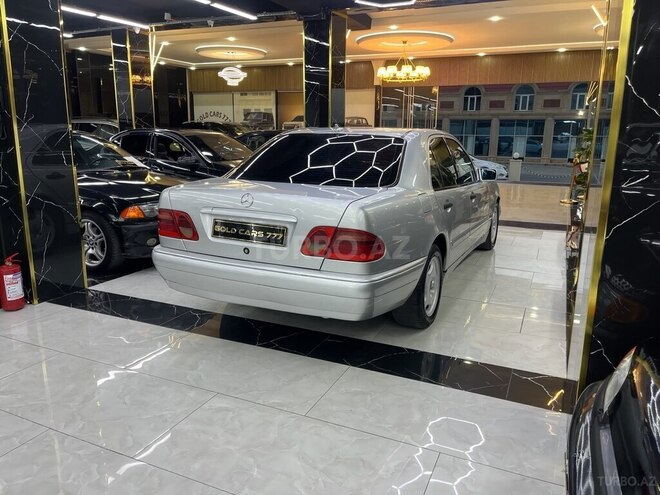 Mercedes E 220 d-2