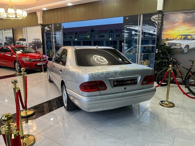 Mercedes E 220 d-10