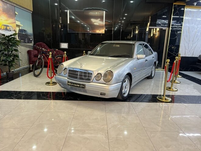 Mercedes E 220 d-8
