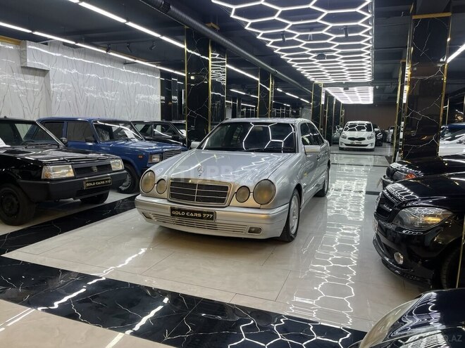 Mercedes E 220 d-6