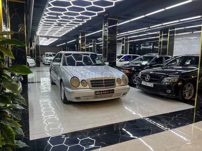Mercedes E 220 d-15