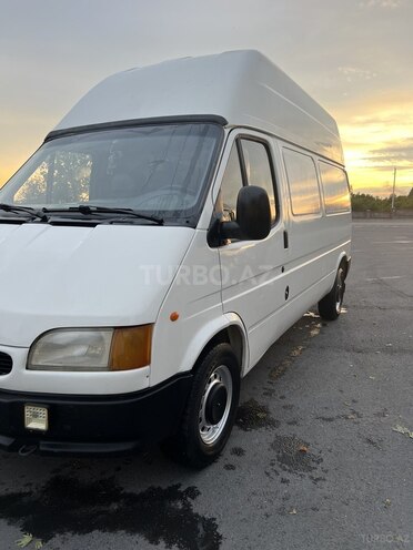 Ford Transit-8