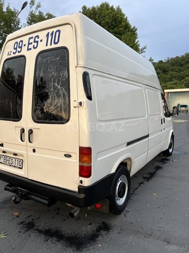 Ford Transit-4