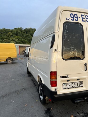 Ford Transit-3