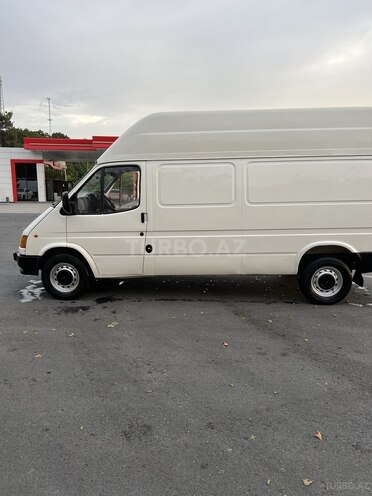 Ford Transit-5