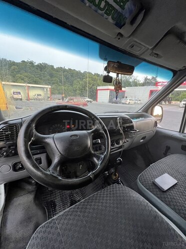 Ford Transit-7