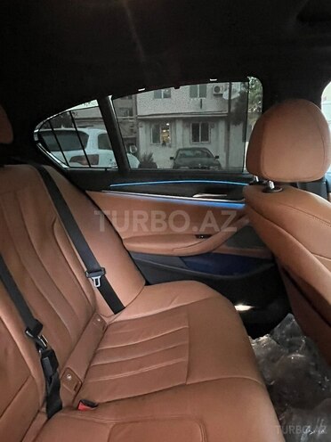 BMW 530e-16