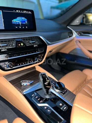 BMW 530e-15