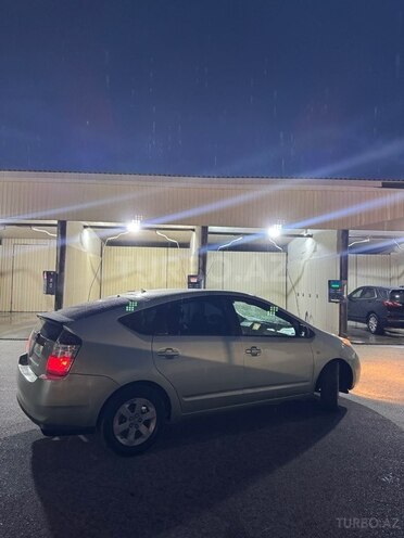 Toyota Prius-3