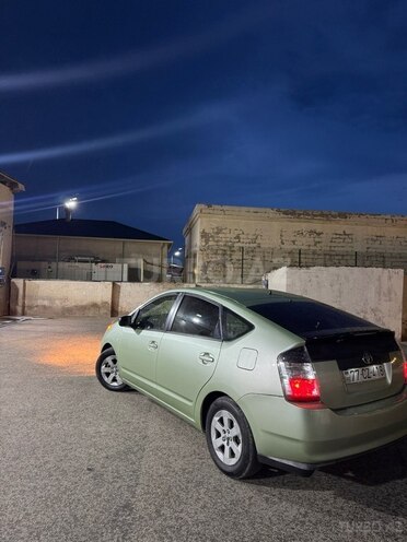 Toyota Prius-4