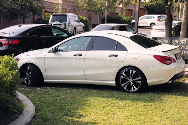 Mercedes CLA 250-3
