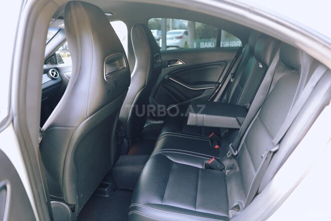 Mercedes CLA 250-16