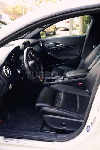 Mercedes CLA 250-14