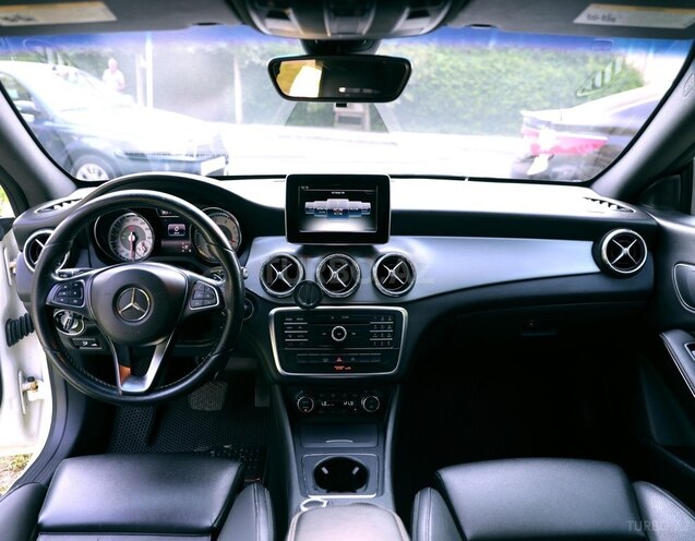 Mercedes CLA 250-15