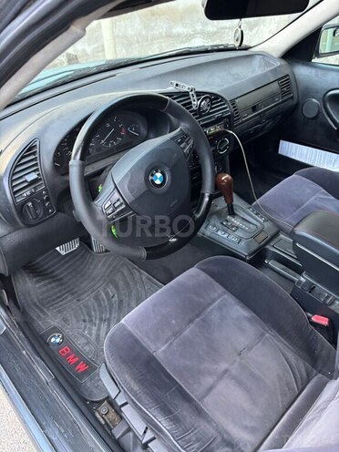 BMW 320-5