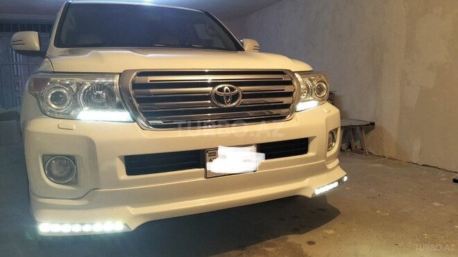 Toyota Land Cruiser-6