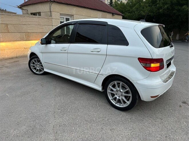 Mercedes B 170-8