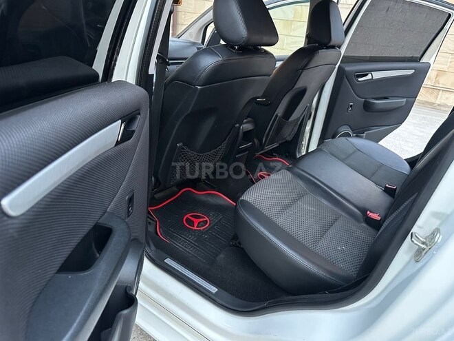 Mercedes B 170-21