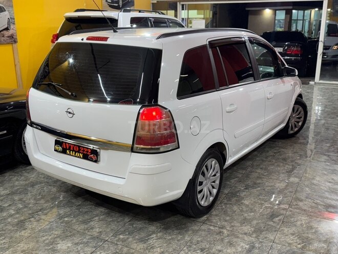 Opel Zafira-6