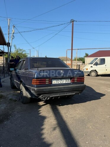 Mercedes 190-12