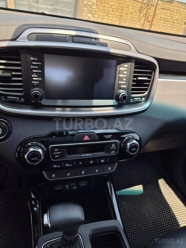 Kia Sorento-13