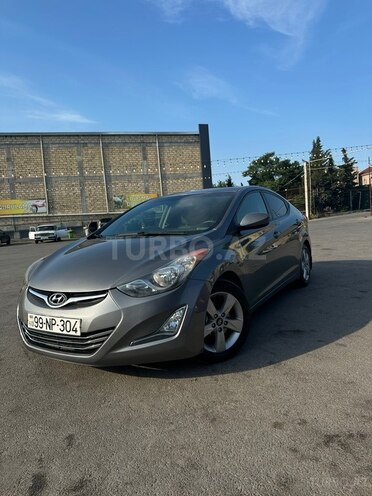 Hyundai Elantra-4