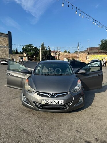 Hyundai Elantra-2