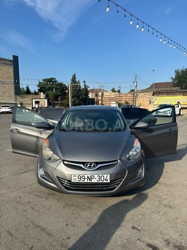 Hyundai Elantra-3