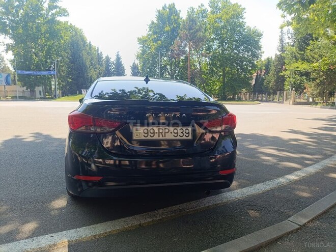 Hyundai Elantra-2