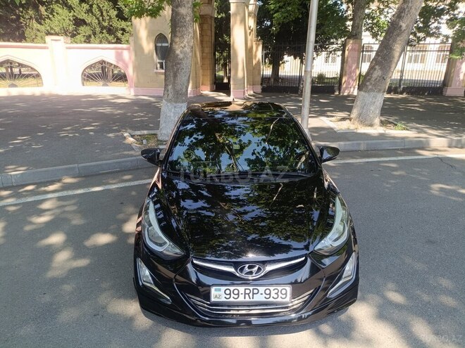 Hyundai Elantra-1