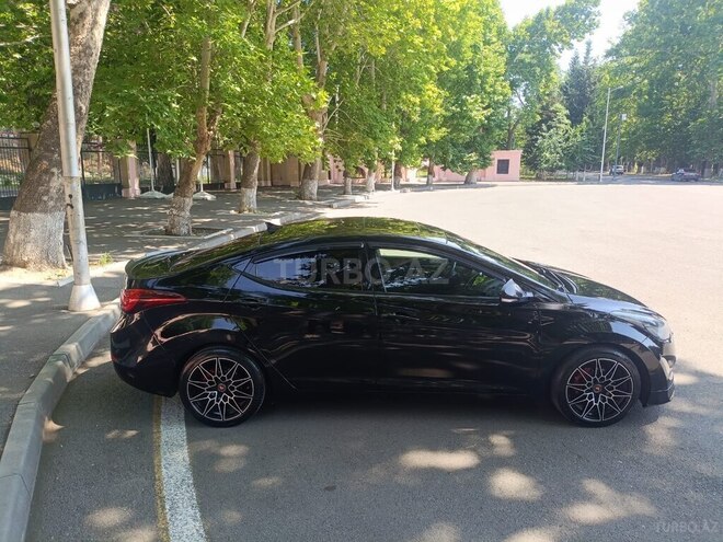 Hyundai Elantra-6
