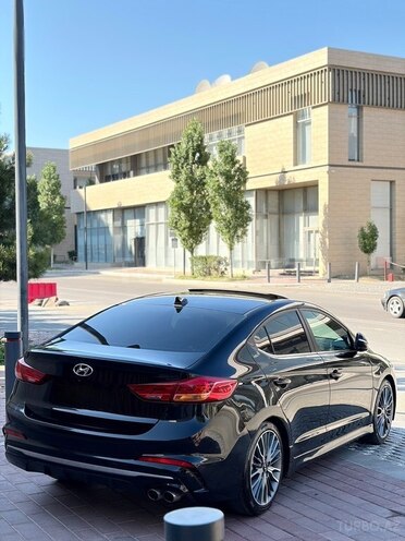 Hyundai Elantra-4