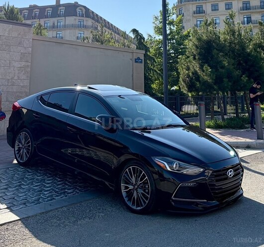 Hyundai Elantra-3