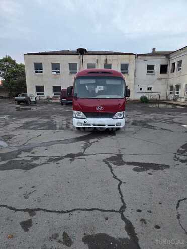 Hyundai County-1