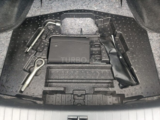 Infiniti Q50-4