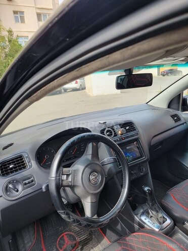 Volkswagen Polo-5