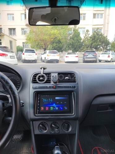 Volkswagen Polo-6