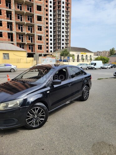 Volkswagen Polo-8