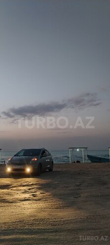 Toyota Prius-12
