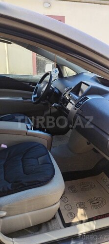 Toyota Prius-7